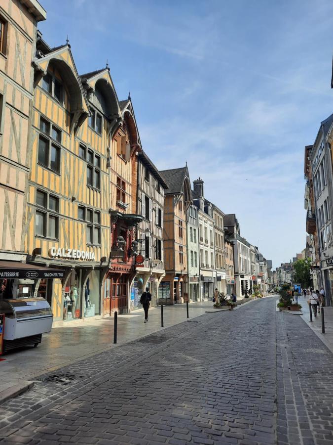 Appartement 70M² 3 Chambres Avec 3 Lits 2 Places Troyes Exterior foto